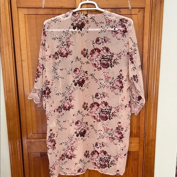 Wallflower Pink Floral Kimono Plus Size XXL New Lace Detail Lightweight Layer - Picture 5 of 9